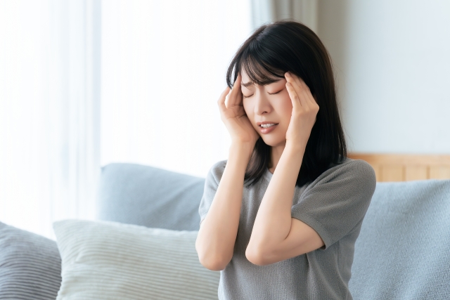 頭痛に悩む方のイメージ 新松戸ゆうあい整骨院・はりきゅう院