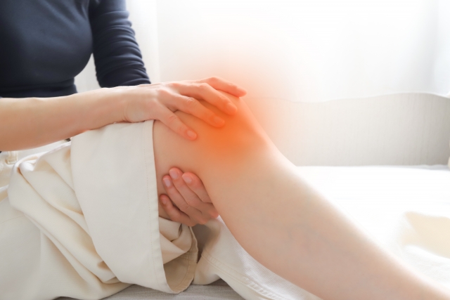膝の痛みに悩む方のイメージ 新松戸ゆうあい整骨院・はりきゅう院