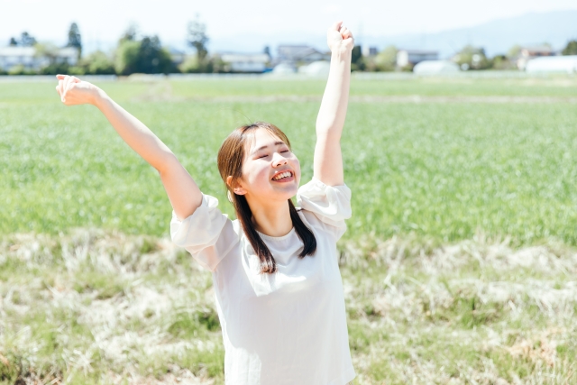 気持ちよく深呼吸する女性のイメージ 増尾ゆうあい整骨院・はりきゅう院