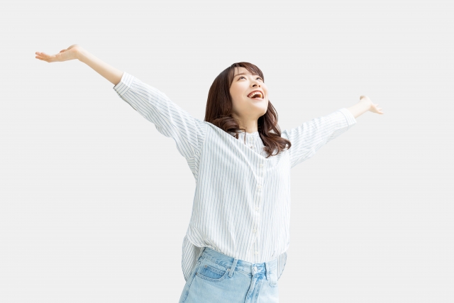 気持ちよく深呼吸する女性のイメージ 増尾ゆうあい整骨院・はりきゅう院